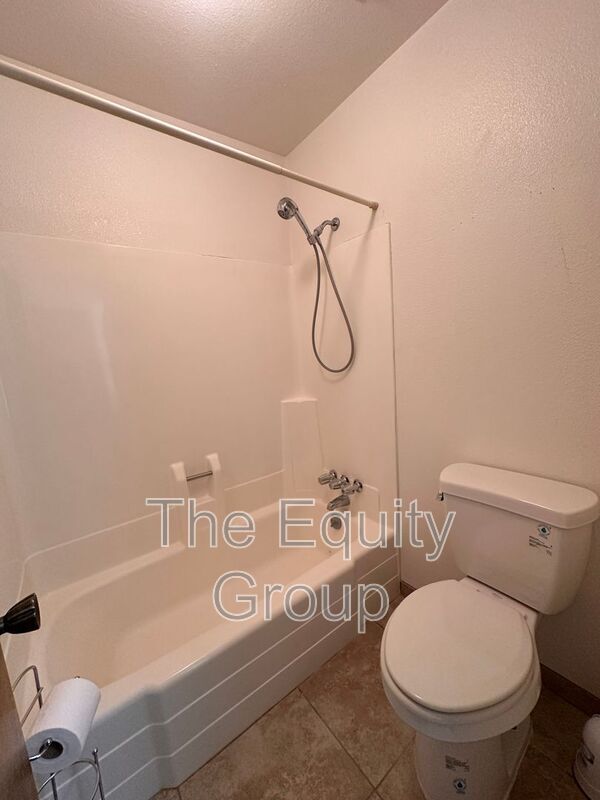 Building Photo - 1930 E Harold Ave