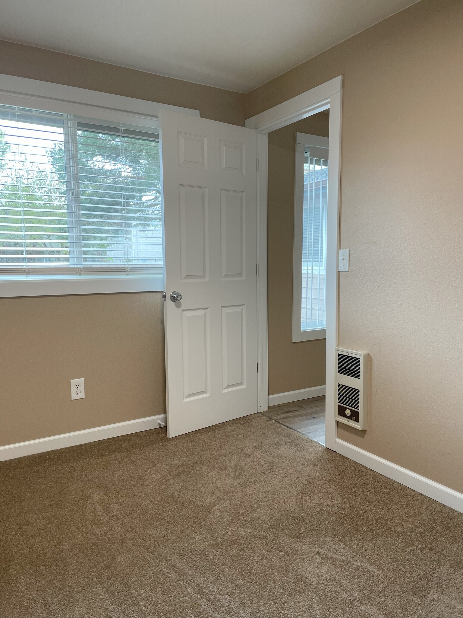 SM Bedroom - 3324 NE Lancaster St