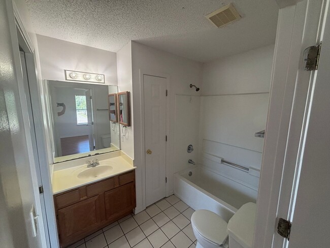 Building Photo - 565 Florosa Ct