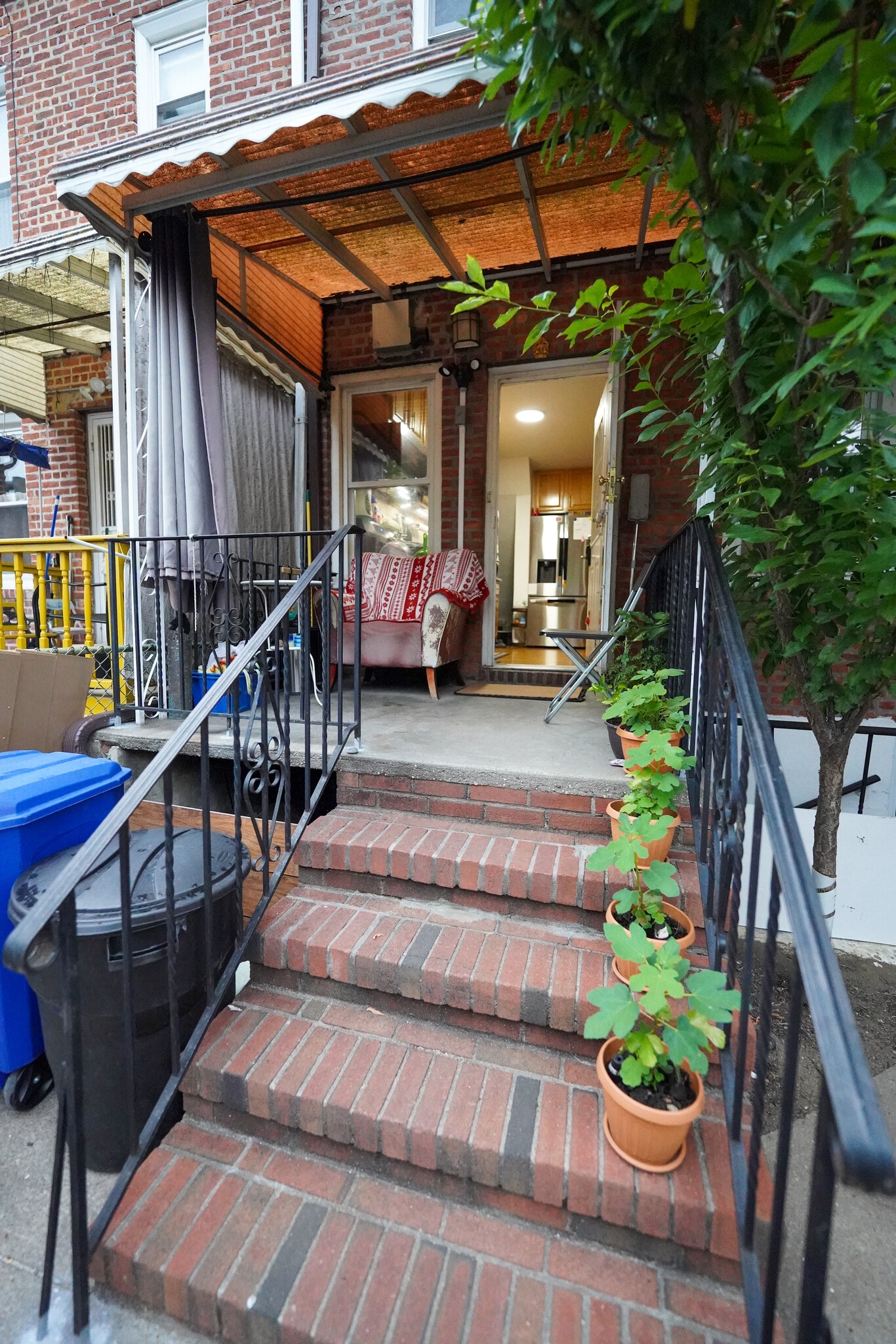 Patio - 6776 Dartmouth St