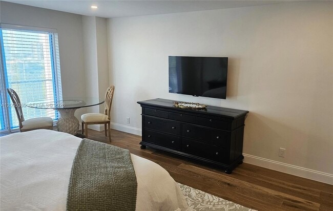 Building Photo - 4001 N Ocean Blvd