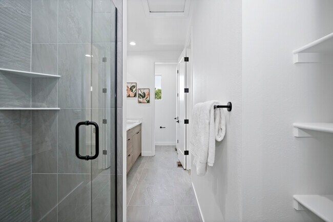 Building Photo - 1419 Benton St