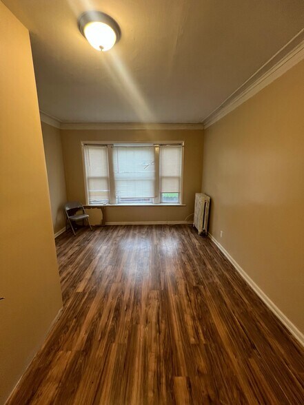 Building Photo - 138 W 70th St