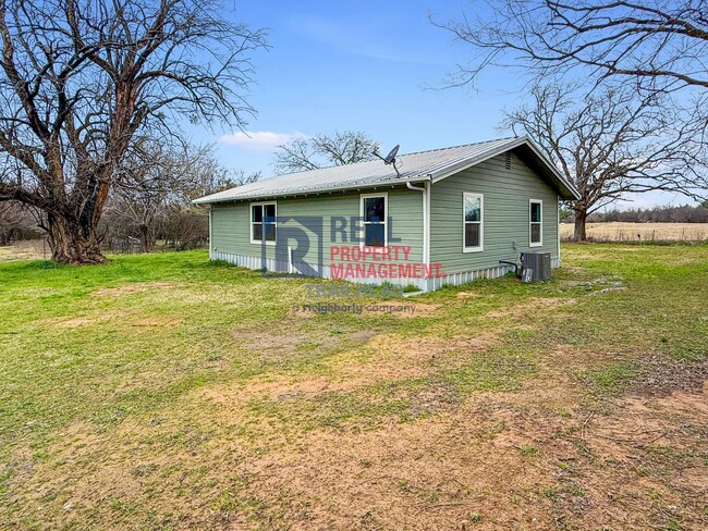 Building Photo - Charming 2-Bed, 2-Bath Home – Newly Renova...