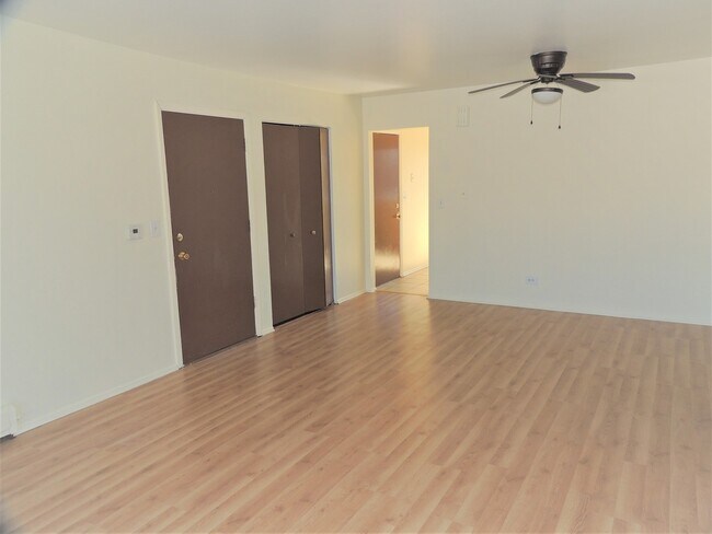 Building Photo - 10479 Dearlove Rd