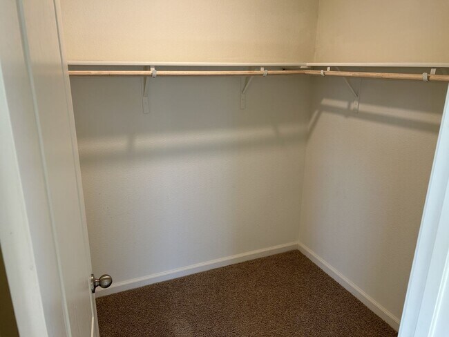 Building Photo - 4 Bedroom Home with His and Hers Closets in Weston Ranch, Gated Community!