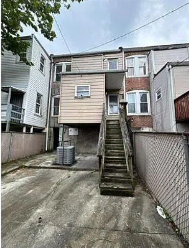 Building Photo - 4 Bedroom 2 Bathroom Rehabbed