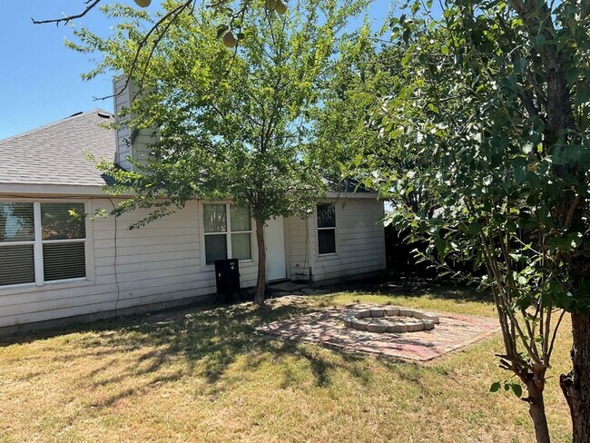 Building Photo - 1001 Stockton Dr