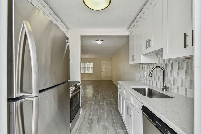 Building Photo - 208 Danube Ave