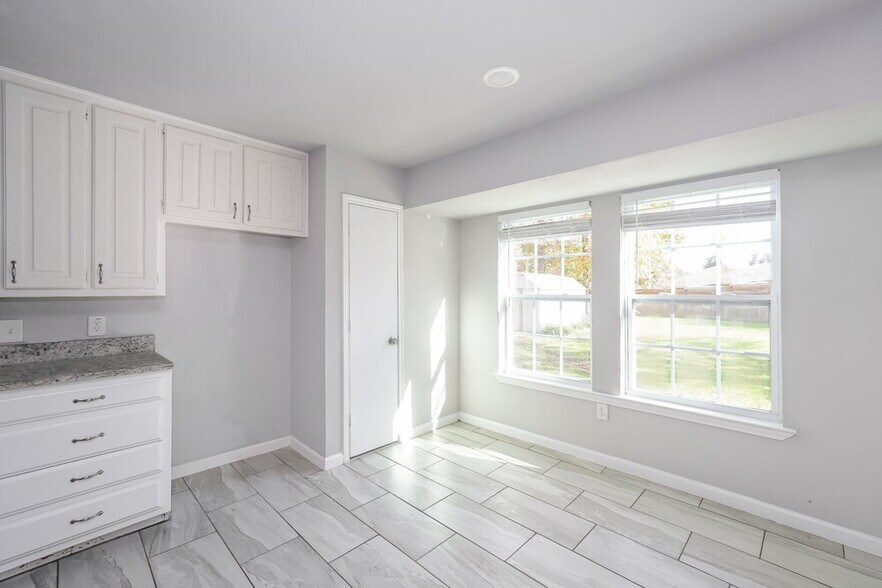 Building Photo - 5719 Myers Rd