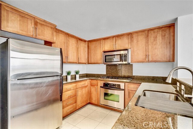 Building Photo - 411 W Seaside Way