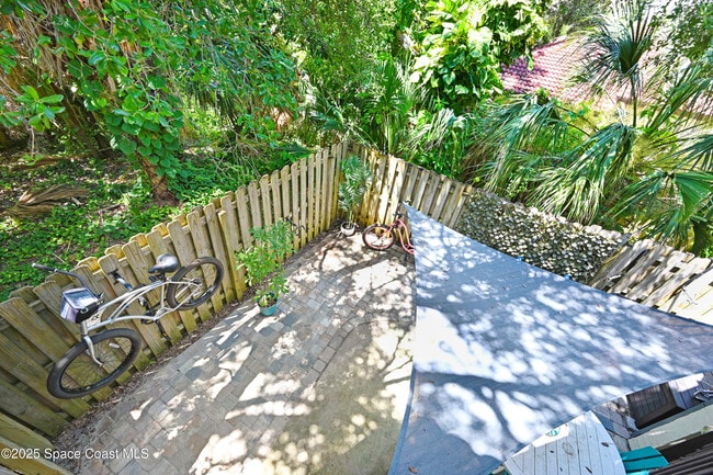 Building Photo - 8703 Jasmine Ct