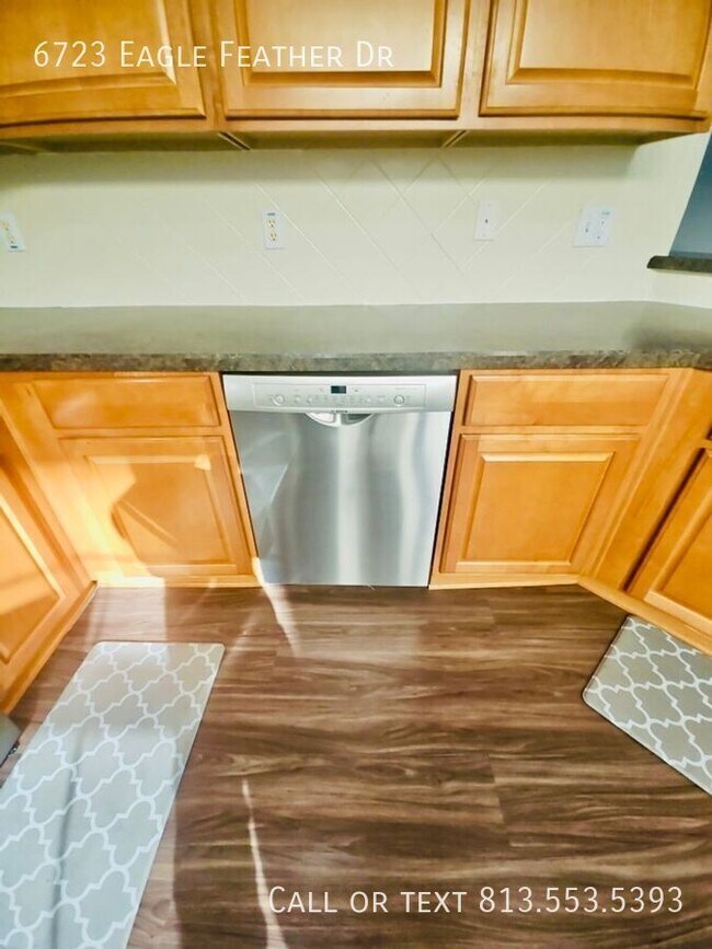 Building Photo - 6723 Eagle Feather Dr