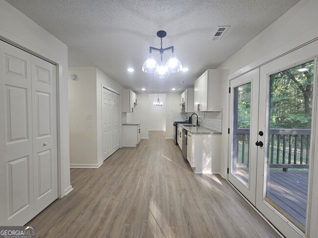 Building Photo - 150 Park Timbers Dr