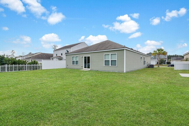 Building Photo - Bright & Spacious 4-Bedroom Home in Savannah’s Godley Park