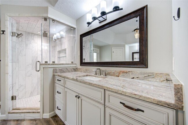 Building Photo - 4927 Kenlake Grove Dr