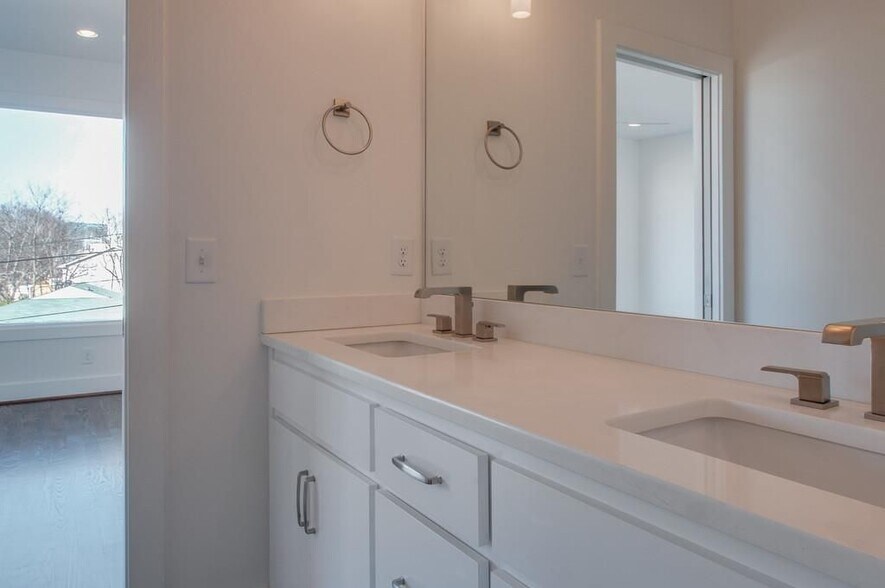 master bathroom - 1207 Tremont Ave