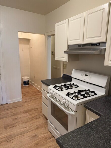 Building Photo - 8220 S Langley Ave