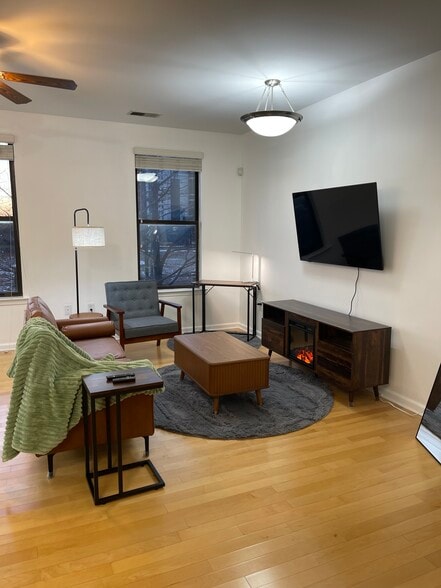 Building Photo - 731 Litty Ct