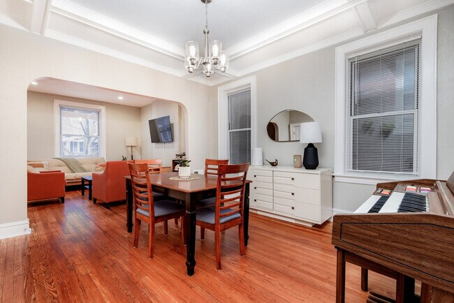 Building Photo - 3956 Tholozan Ave