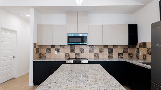 Building Photo - 612 Moar Dr