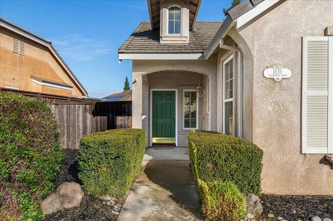 Building Photo - Beautiful 3(4) Bedroom/2 Bath Home Located in Lodi Ca