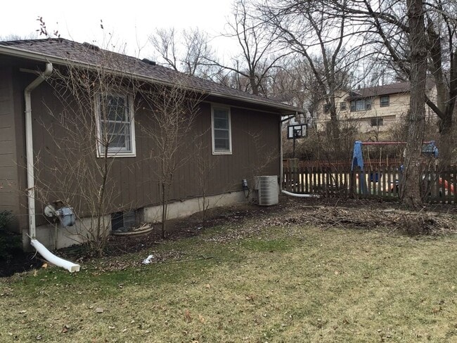 Building Photo - April Move-Ins – Reserve Now! 3 bed, 2 bath