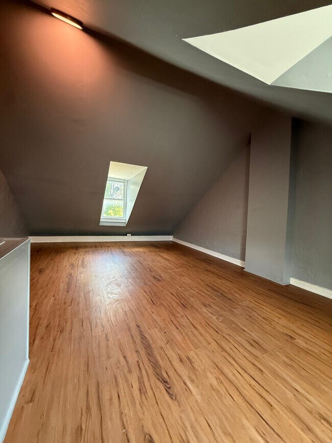 Building Photo - 1242 Muhlenberg St