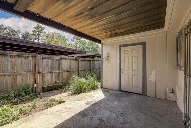 Building Photo - 5825 W Tidwell Rd