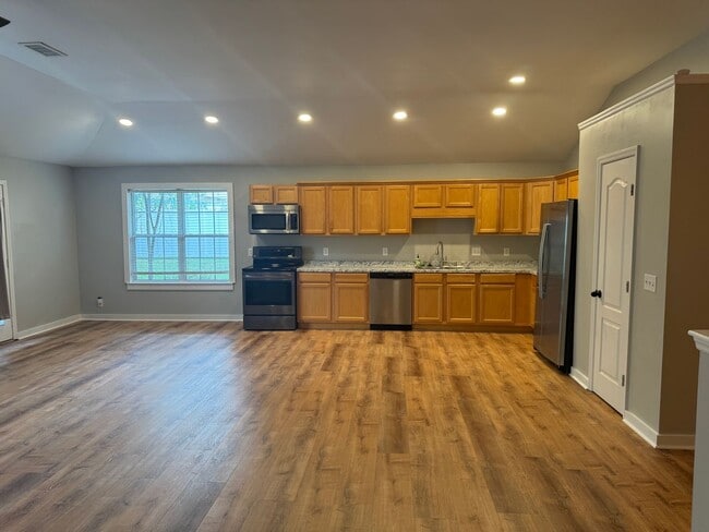Building Photo - Great 3BR Home in Spring Hill