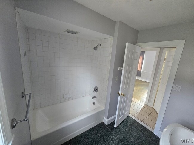 Building Photo - 205 Elmbrook Dr