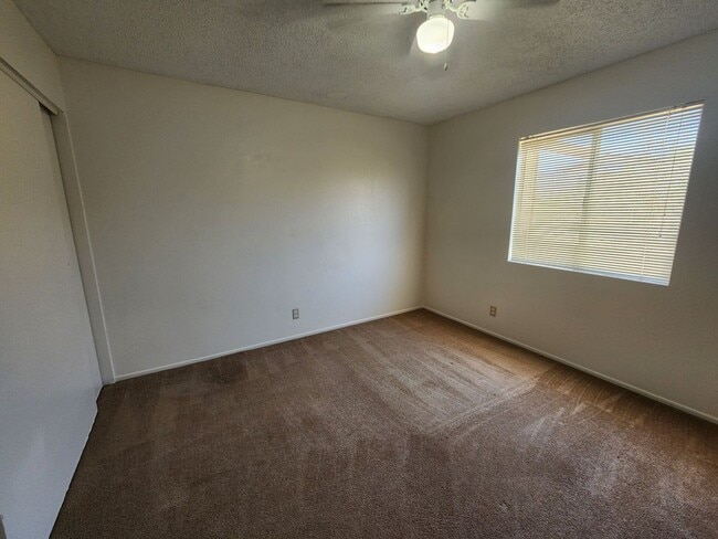Building Photo - 2 Bedroom home COMING SOON!!!!