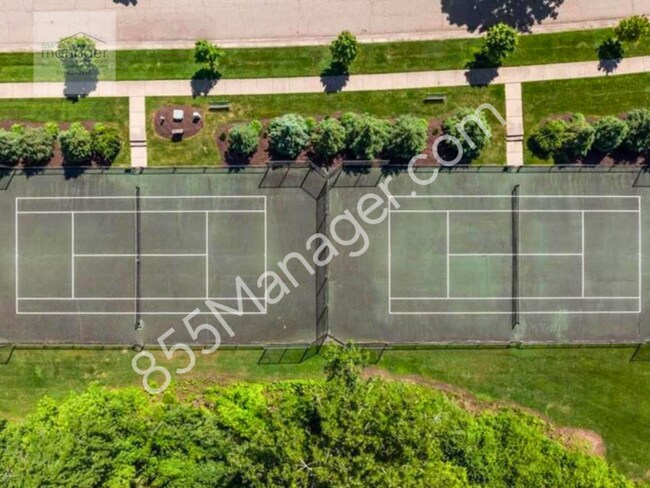 Building Photo - Spacious 4BR Home in Lake Orion Schools – ...