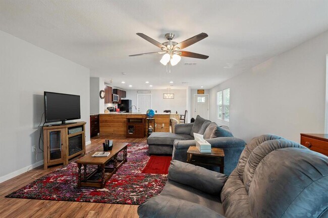 Building Photo - 119 N Kanaio Dr