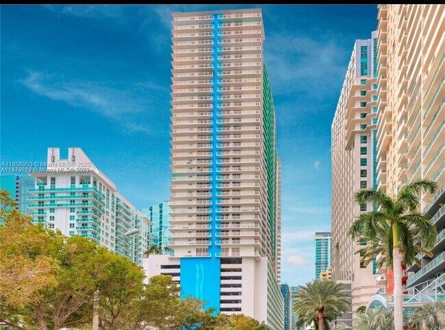 Building Photo - 1200 Brickell Bay Dr
