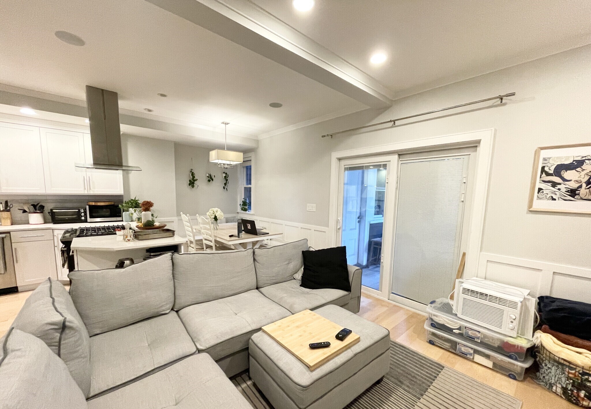 Building Photo - 108 Buttonwood St