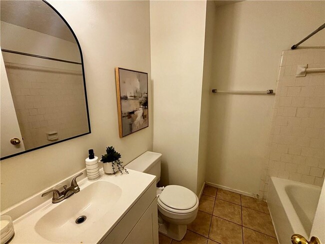 Building Photo - 464 Prince of Wales