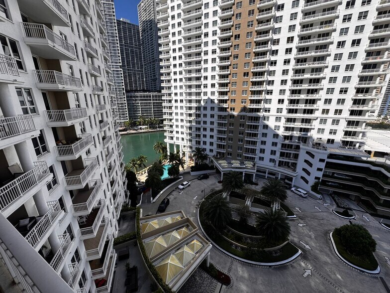 Building Photo - 701 Brickell Key Blvd