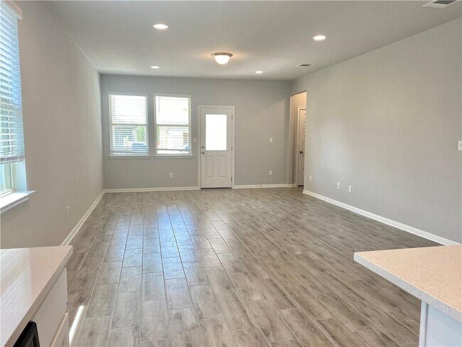 Building Photo - 2537 Pecan Island Dr