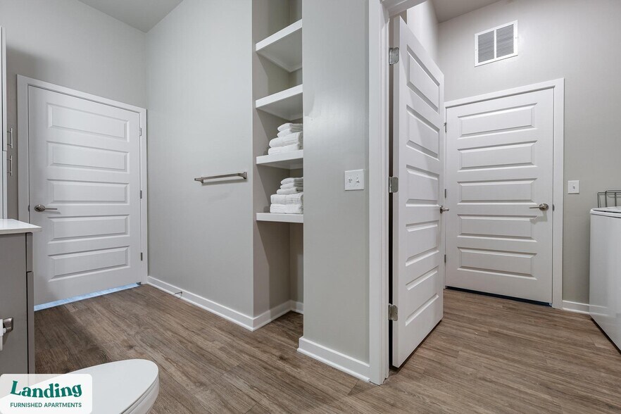 Building Photo - 4902 Cosmos Cir