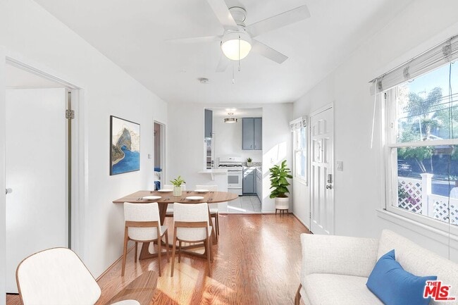 Building Photo - 608 7th Ave