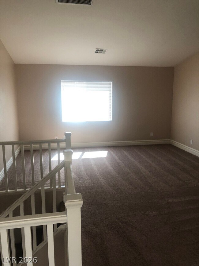 Building Photo - 298 Fairway Woods Dr