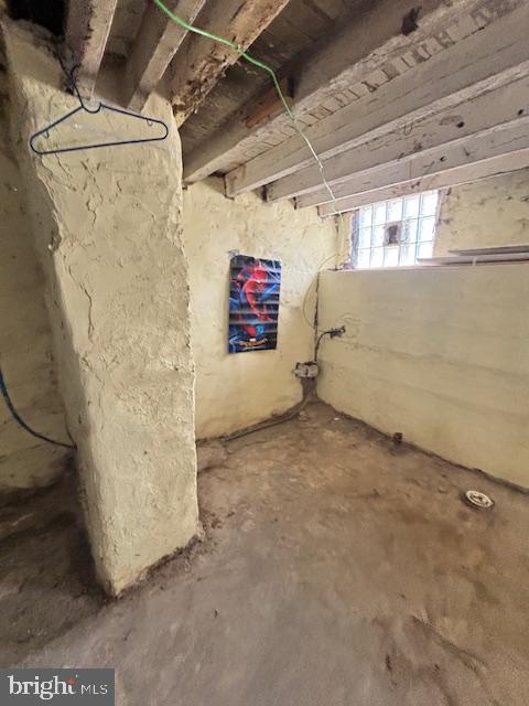 Building Photo - 6065 Chester Ave