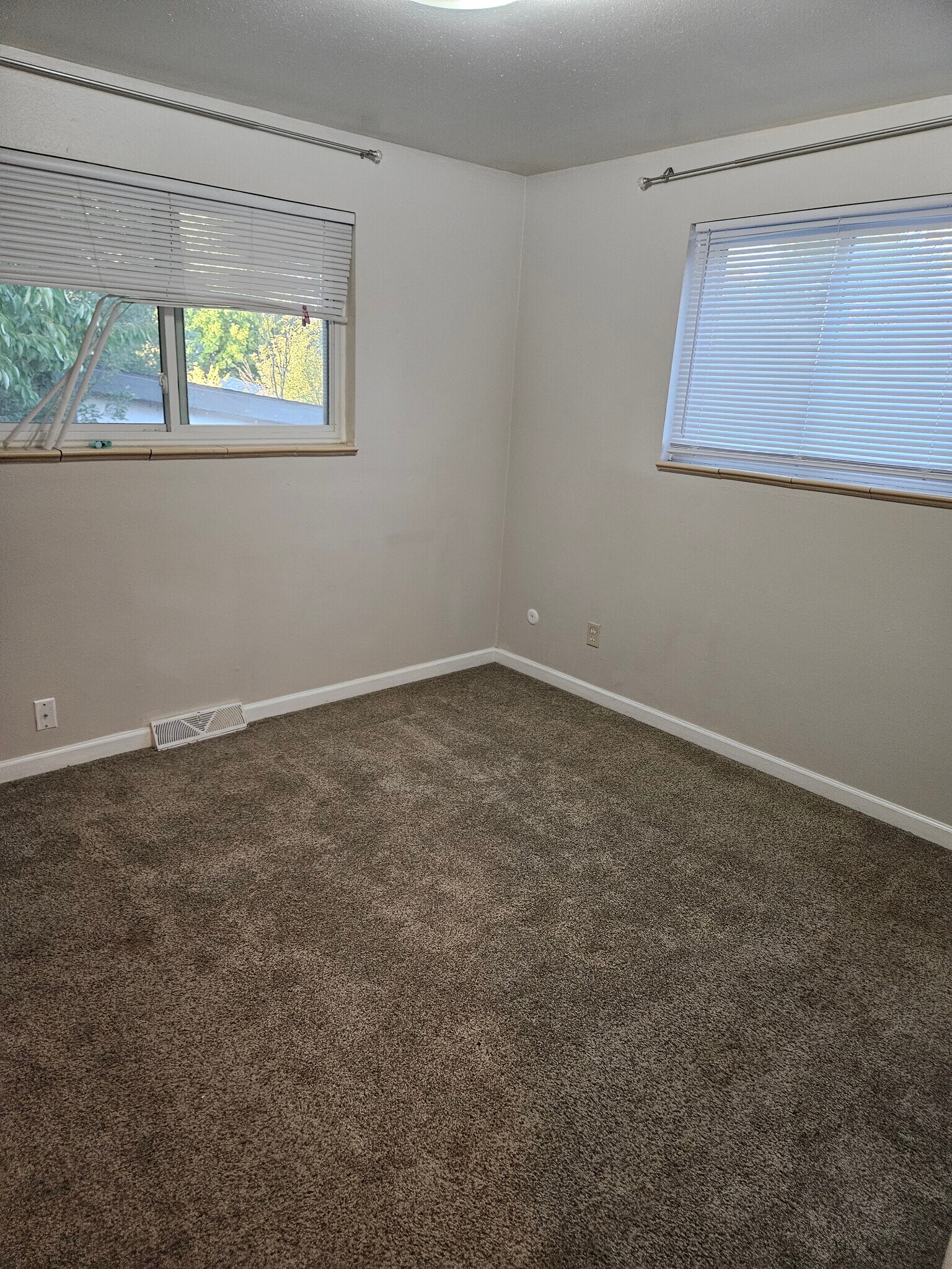 Building Photo - 10665 W Dakota Ave