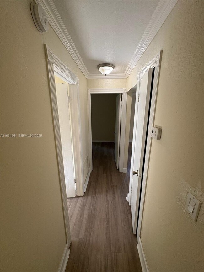 Building Photo - 333 SW 80th Terrace