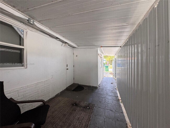 Building Photo - 2796 SW 34th Ct