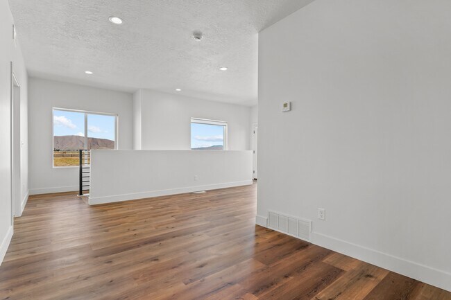 Building Photo - 489 W 1760 N