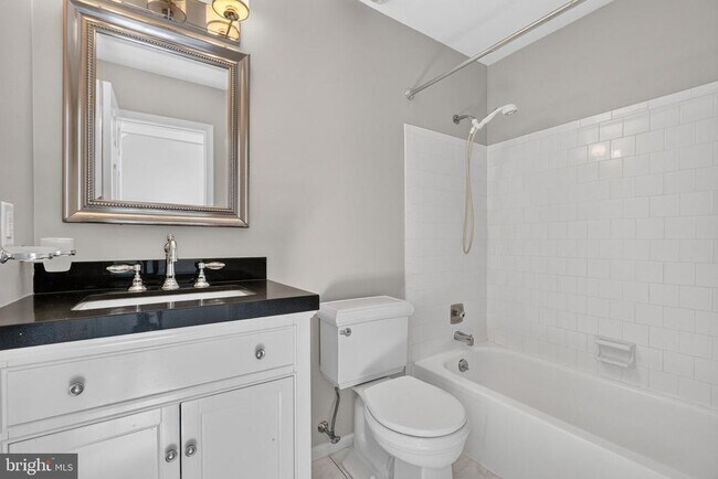 Building Photo - 6 Youngs Farm Ct