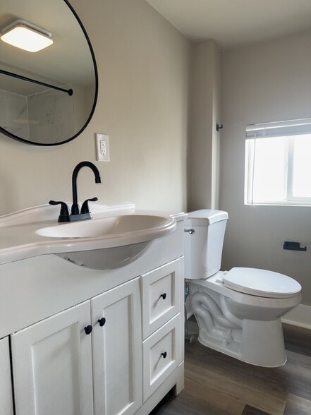 Building Photo - 123 Walnut Ave