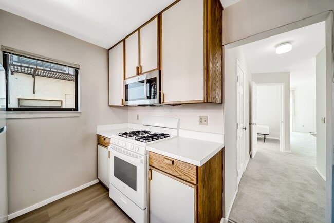 Building Photo - NORTH BERKELEY APARTMENT FOR RENT - $4,800